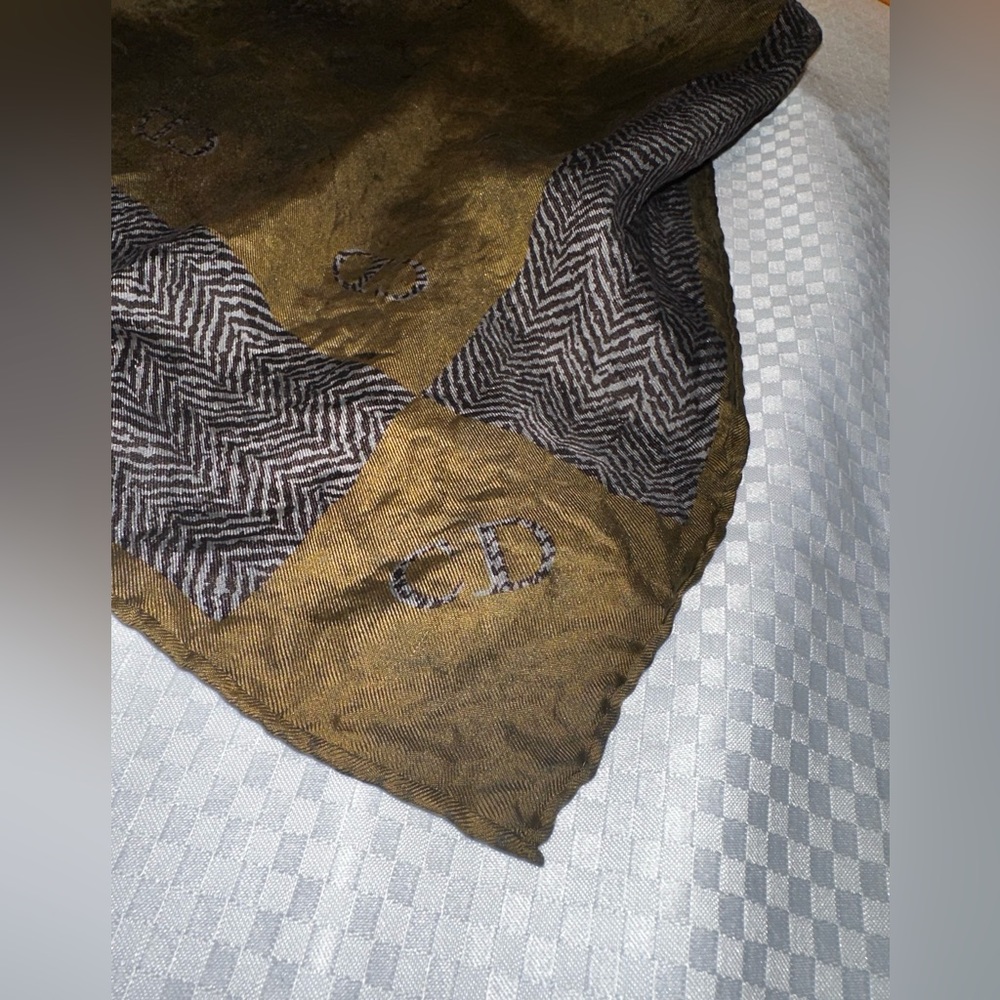 CD Christian Dior Scarf. Rock dye Olive / Brown. - Picture 3 of 11